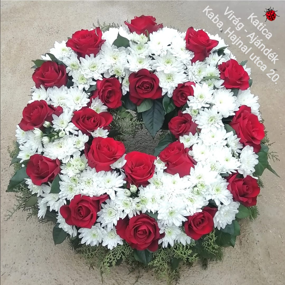 Görög koszorú vörös rózsával