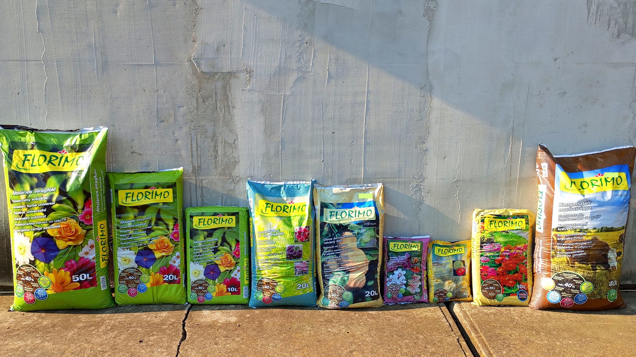 Trágya és virágföldek