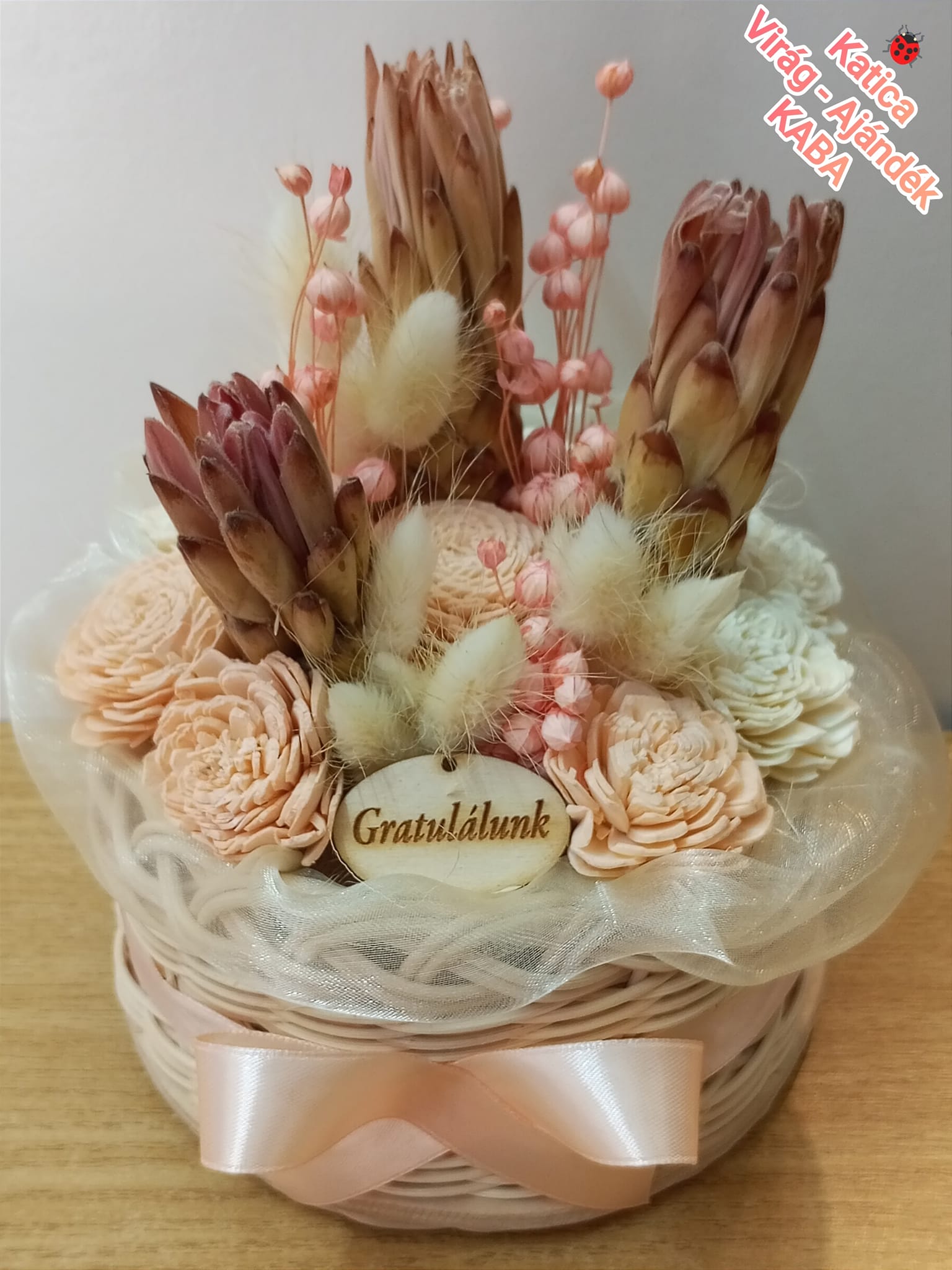 Virágbox krém színű